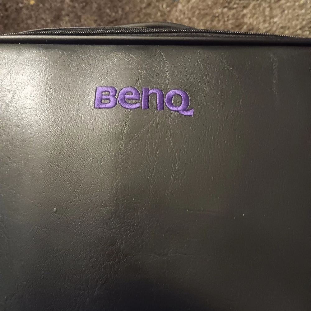 BenQ Projector System - Picture 4 of 4